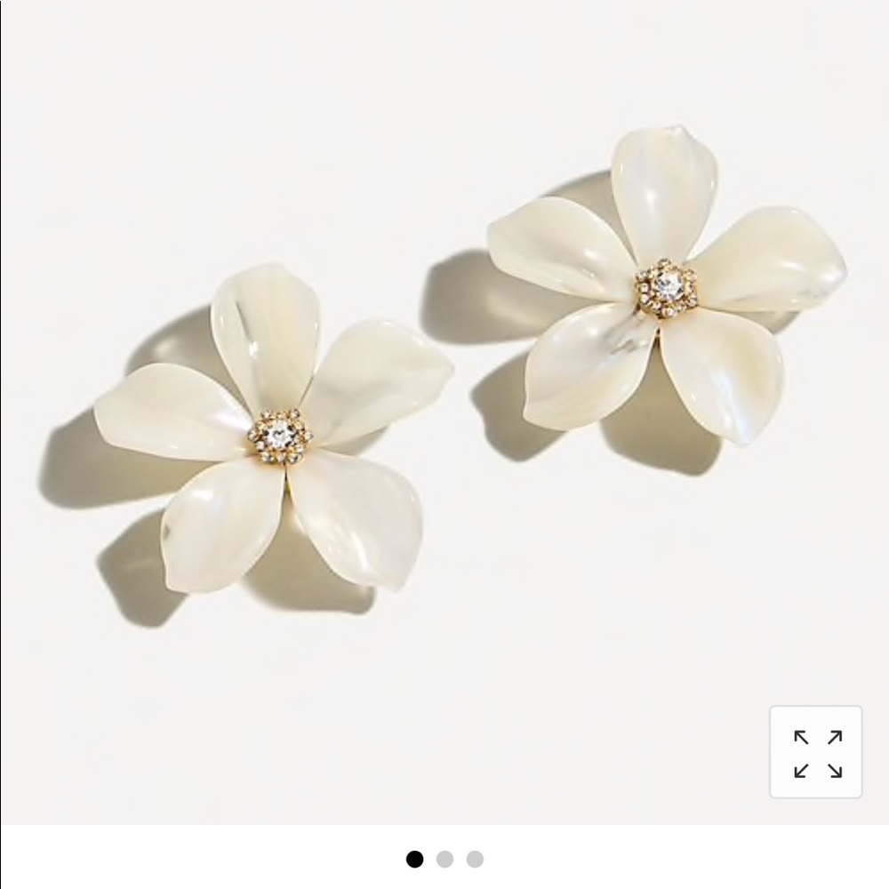 J. Crew white flower stud earrings NWT